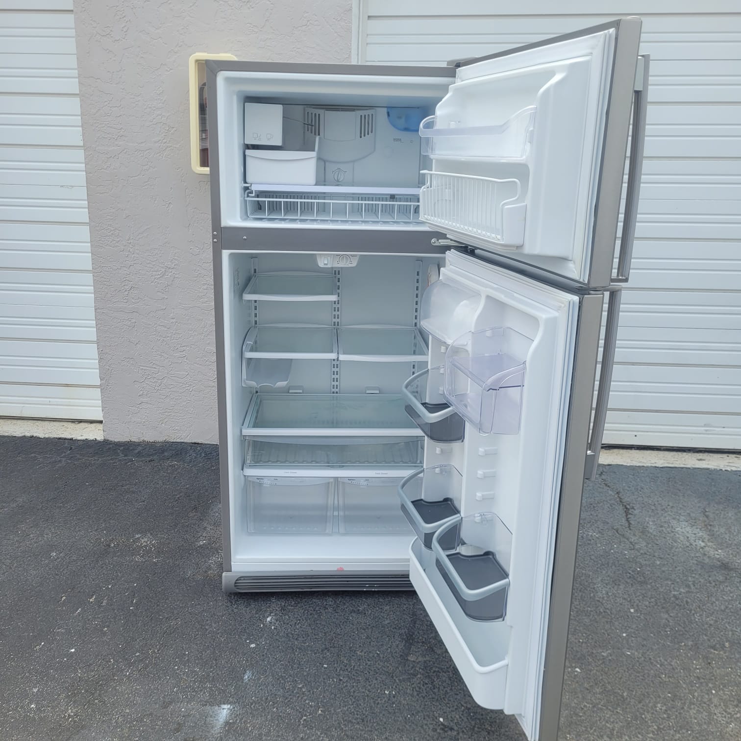 Frigidaire Stainless Steel Top and Bottom Refrigerator Frigidaire Stainless Steel Top and Bottom Refrigerator
